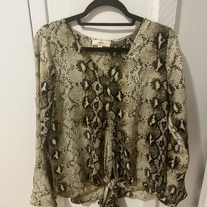 Entro snake skin top